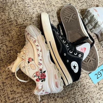 Lot 297 Cool Converse Shoes