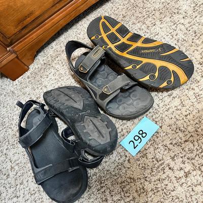 Lot 298 Men's Sandals