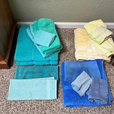 Lot 315 Towels sets