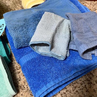 Lot 315 Towels sets