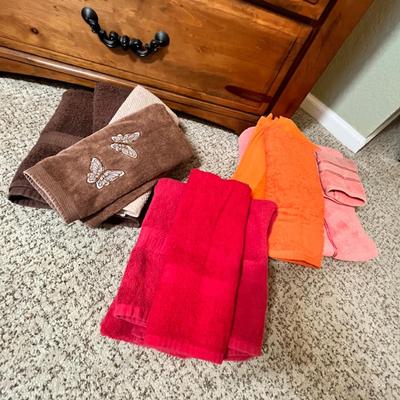 Lot 316 Towel grouping #2