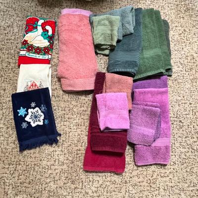 Lot 317 Towel grouping #3