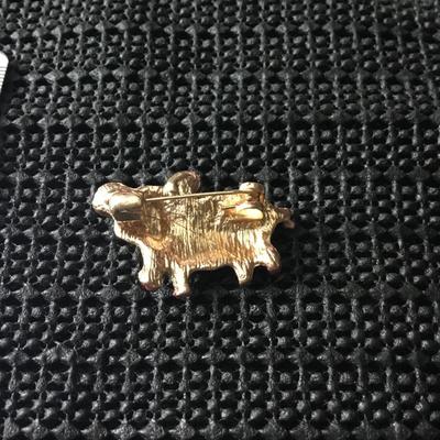 Pink rhinestone pig pin