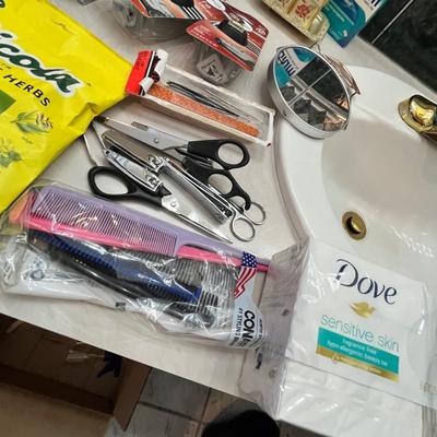 Lot 322 First aid & medicinal