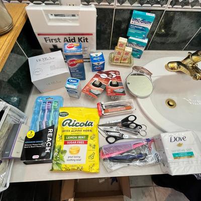 Lot 322 First aid & medicinal