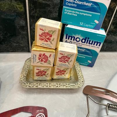 Lot 322 First aid & medicinal