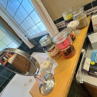 Lot 323 Candles & mirror