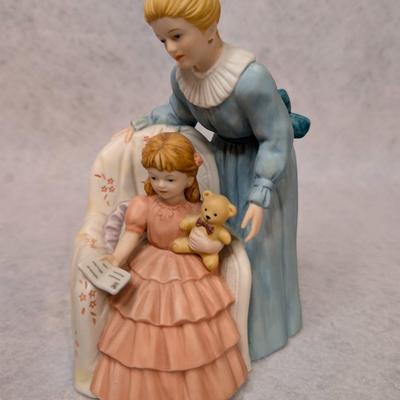 Sale Photo Thumbnail #236: Home Interiors "The Reading Lesson" porcelain figurine Homco #8825-97
7.5x5x3