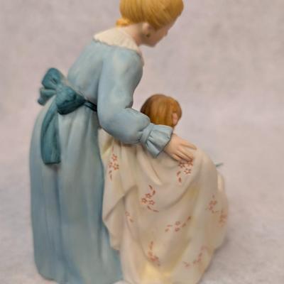 Sale Photo Thumbnail #238: Home Interiors "The Reading Lesson" porcelain figurine Homco #8825-97
7.5x5x3