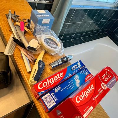 Lot 326 Toothpaste & grooming supplies