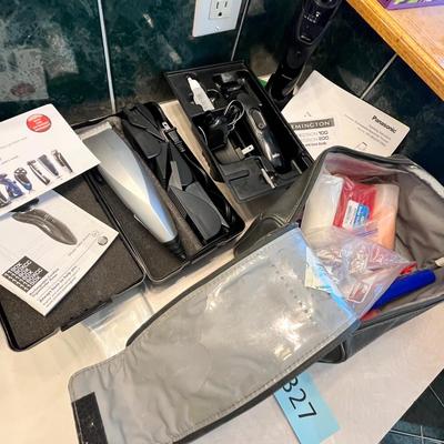 Lot 327 Men's razers & shavers