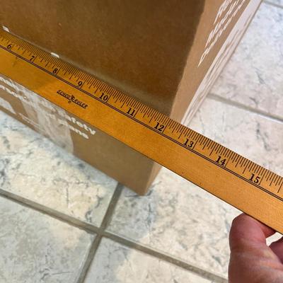 Lot 330 Box of towels