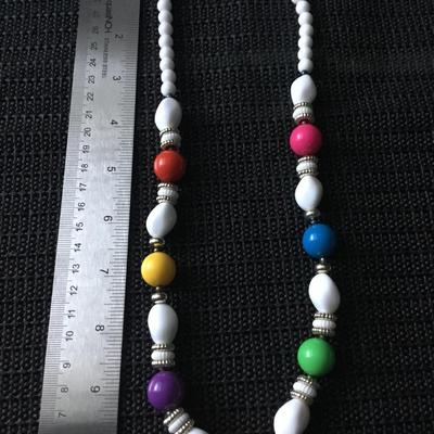 Colorful beaded fashion necklace