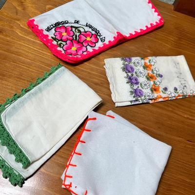 Lot 334 Vintage Hankies