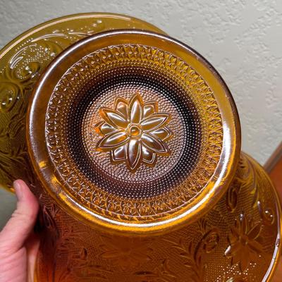 Lot 335 Tiara Sandwich Large Basket