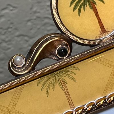 Lot 338 Tropical frame