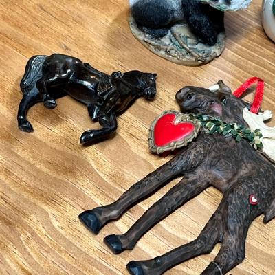 Lot 341 Animal decor