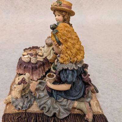 Sale Photo Thumbnail #268: Boyd's Bears and Friends "Yesterday's Child" "Tea for Four" 3507 Limited Edition SE/4137