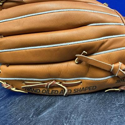 Sale Photo Thumbnail #399: Looks new, very good condition.  
Retails at $125 to $185