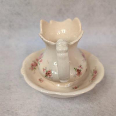 Sale Photo Thumbnail #330: Vintage Athena of Ca Ceramic Pitcher and Wash Basin Set 
excellent condition-no chips or wear 
Pitcher- 5x5
bowl- 7.5x2