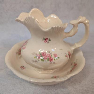 Sale Photo Thumbnail #333: Vintage Athena of Ca Ceramic Pitcher and Wash Basin Set 
excellent condition-no chips or wear 
Pitcher- 5x5
bowl- 7.5x2