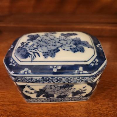 Blue china small container