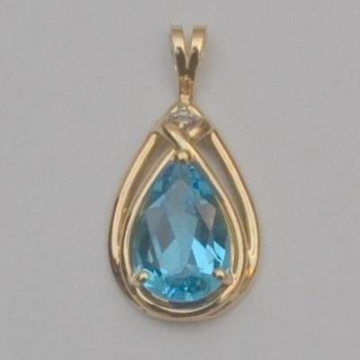 Sale Photo Thumbnail #35: 14 k gold pendant