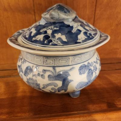 Blue china turtle jar
