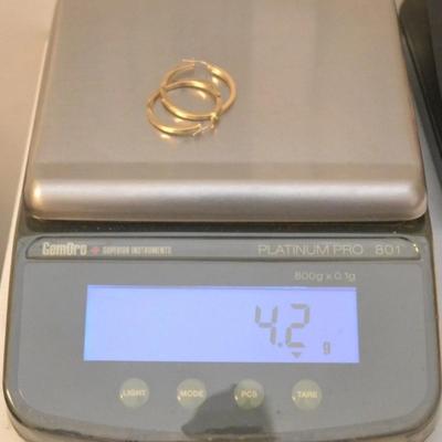 Sale Photo Thumbnail #64: Gold earings