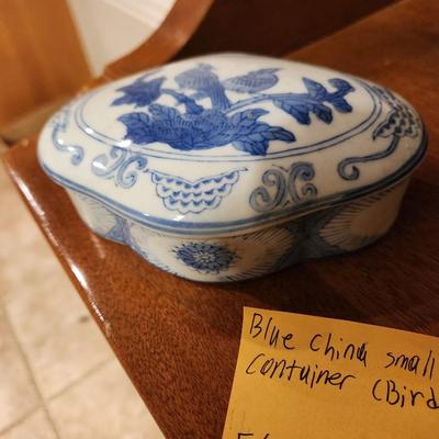 Blue china small container (birds)