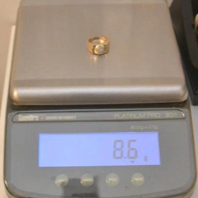 Sale Photo Thumbnail #85: Mens gold ring