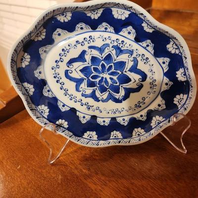 Blue china floral decorative plate w/ stand