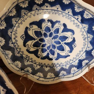 Floral blue china decorative plate w/ stand