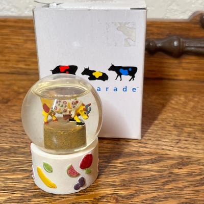 Lot 358 Westland snowglobe