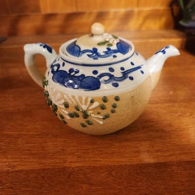 Antique Blue & white tea pot (small)