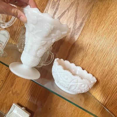 Lot 367 Glassware & dinnerware