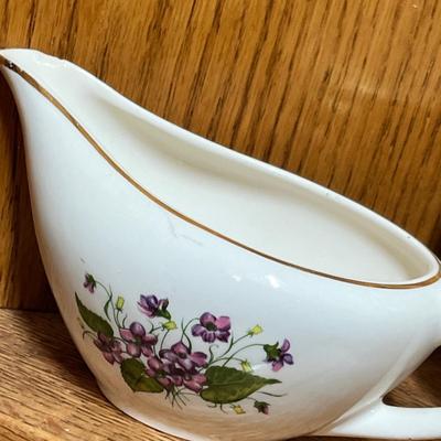 Lot 367 Glassware & dinnerware