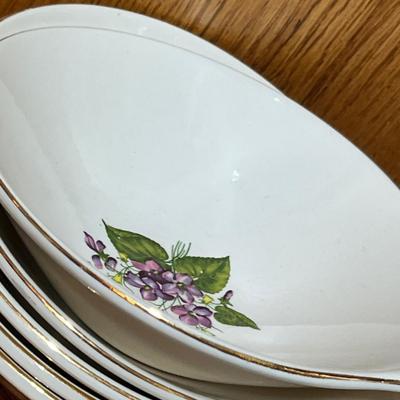 Lot 367 Glassware & dinnerware