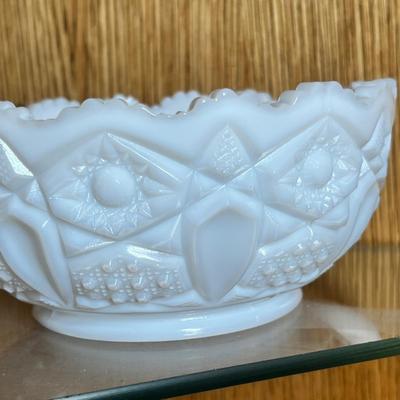 Lot 367 Glassware & dinnerware