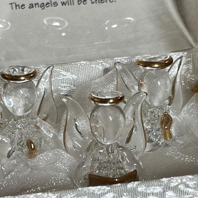 Lot 367 Glassware & dinnerware