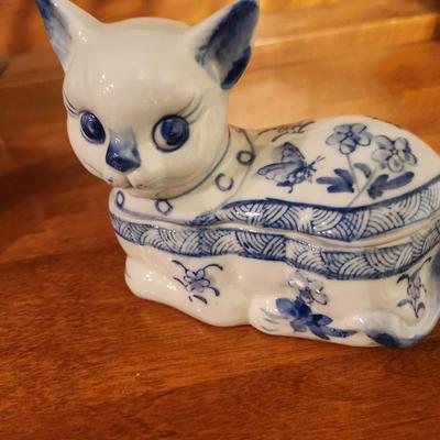 Blue china cat container