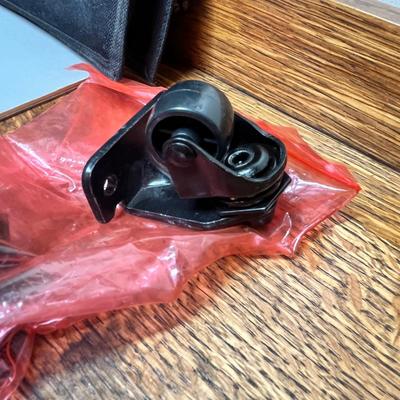 Lot 377 Assortment of goodies