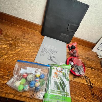 Lot 377 Assortment of goodies