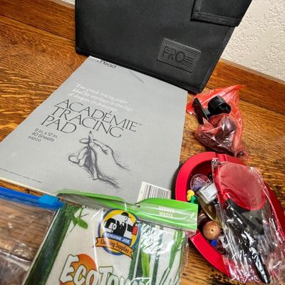 Lot 377 Assortment of goodies