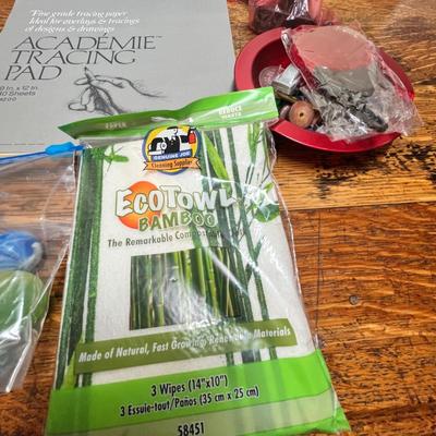 Lot 377 Assortment of goodies