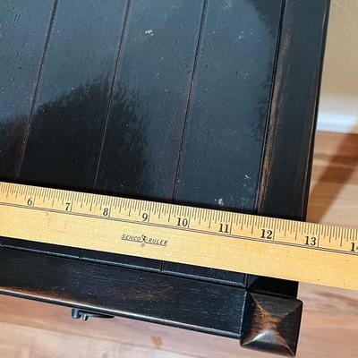 Lot 380 Vintage table