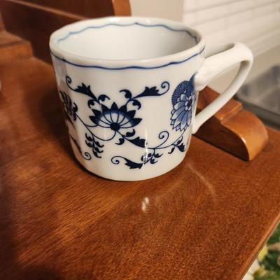 Floral blue danube cups