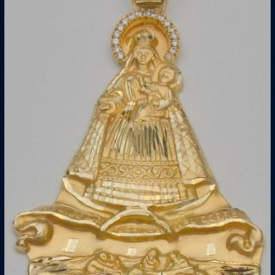 Sale Photo Thumbnail #217: Gold pendant