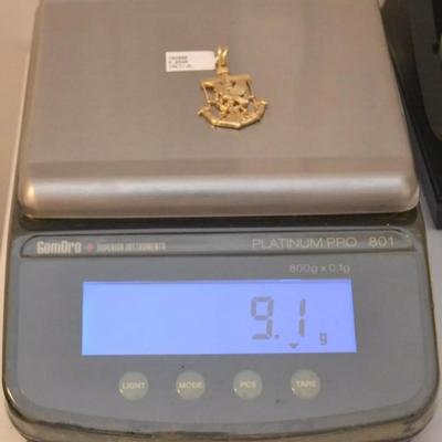 Sale Photo Thumbnail #222: Gold pendant