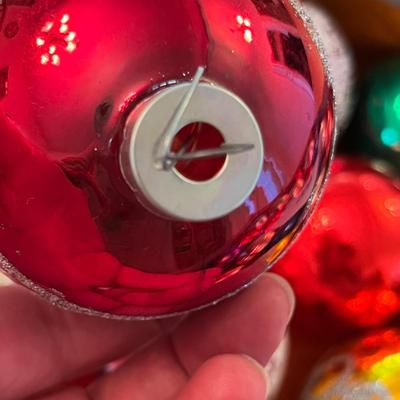 Lot 400 Flat of ornaments